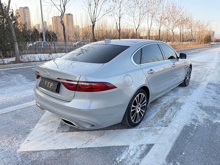 Jaguar XF L 2024 2024款 2.0T P250 两驱尊享豪华版