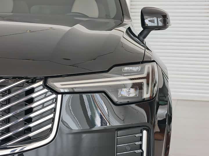 2025 Volvo XC90 Hybrid