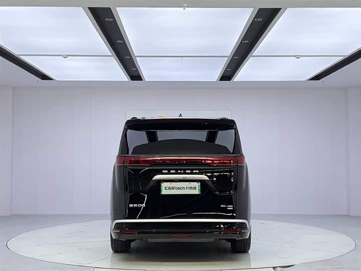 Denza D9 2025 2025款 DM-i 智驾版 1020 四驱尊享型