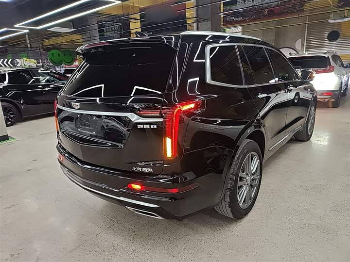 Cadillac XT6 2022 2022款 2.0T 六座四驱豪华120周年限量版