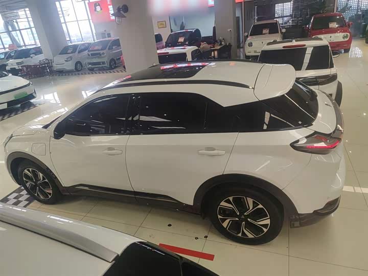 Hozon U 2023 2023款 哪吒U-Ⅱ 挑战版 400 磷酸铁锂