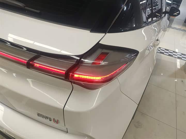 Hozon U 2023 2023款 哪吒U-Ⅱ 挑战版 400 磷酸铁锂