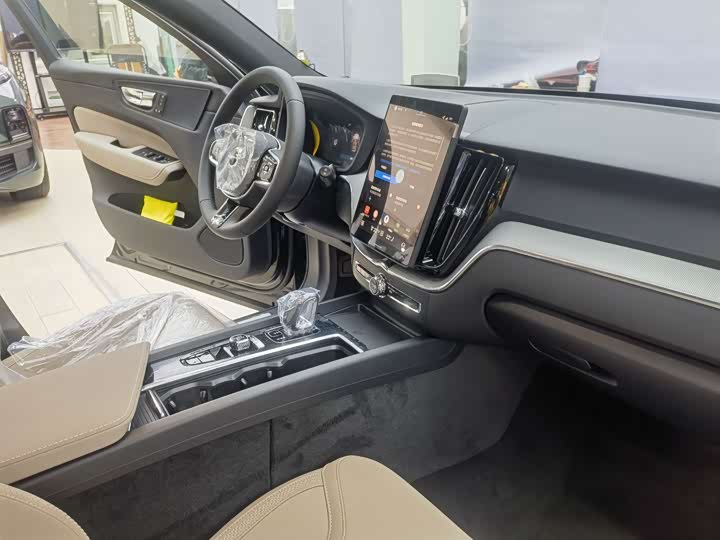 Volvo XC60 2026 2026款 B5 四驱智逸豪华版