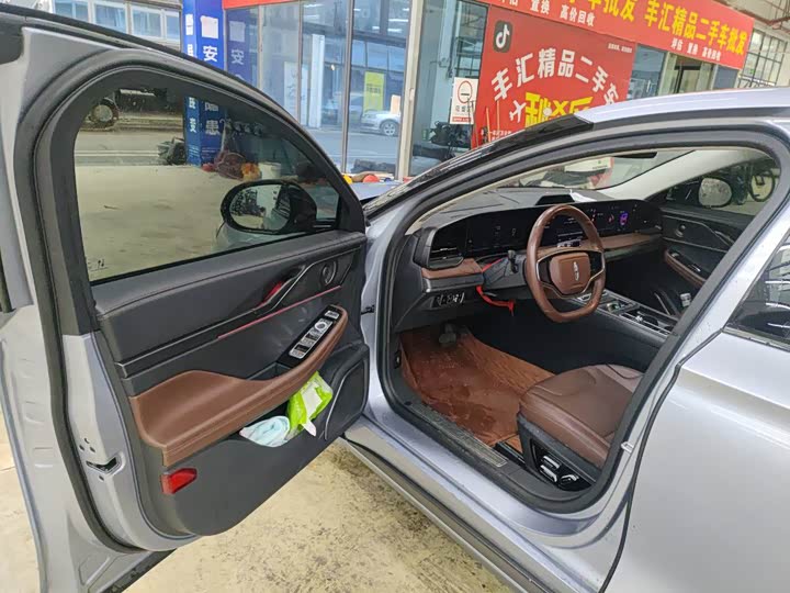 Lincoln Z (Zephyr) 2024 2024款 2.0T 两驱尊逸混动版