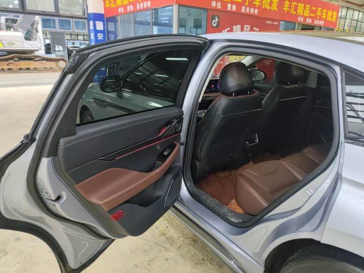 Lincoln Z (Zephyr) 2024 2024款 2.0T 两驱尊逸混动版