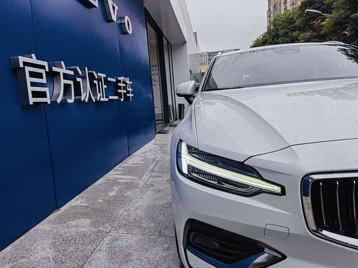 Volvo V60 2024 2024款 B5 智远豪华版