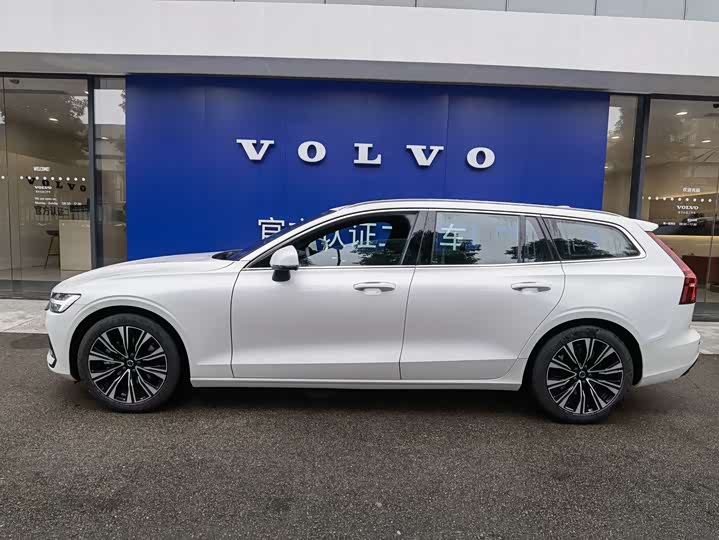 Volvo V60 2024 2024款 B5 智远豪华版