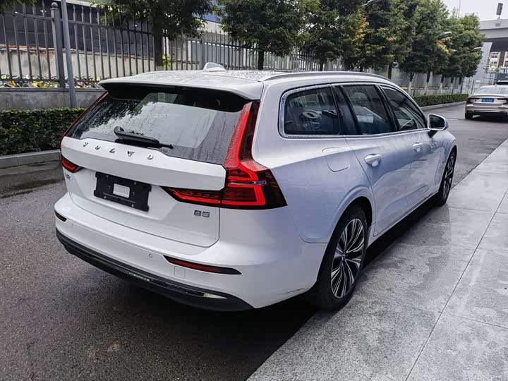 Volvo V60 2024 2024款 B5 智远豪华版
