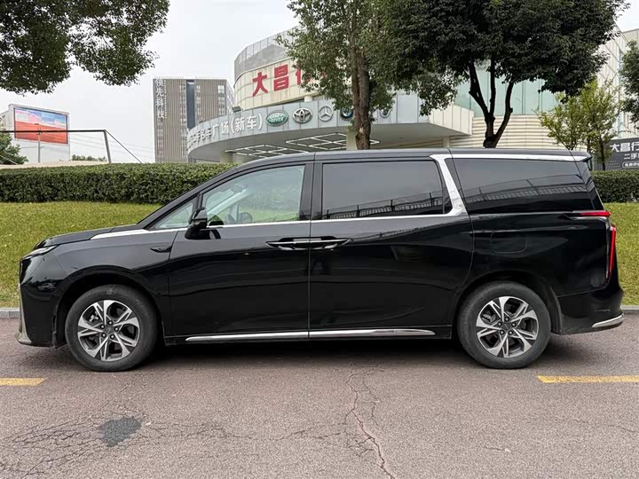 Maxus G90 2023 2023款 2.0T 星辰七座版