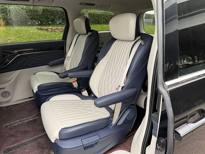 Maxus G90 2023 2023款 2.0T 星辰七座版