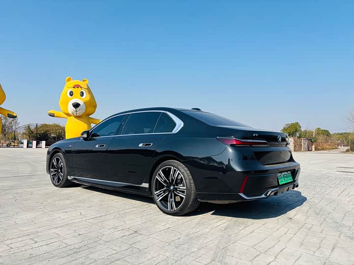 BMW i7 2023 2023款 eDrive50L 尊享M运动套装