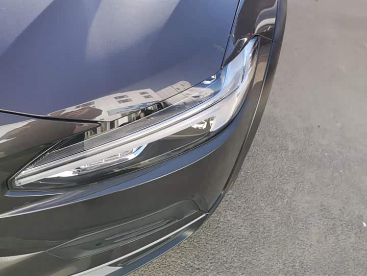 Volvo V90 2025 2025款 Cross Country B5 AWD 智远版