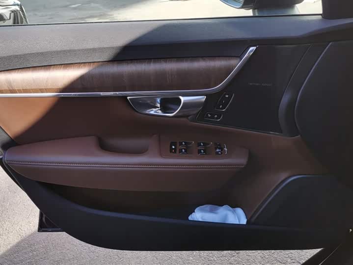 Volvo V90 2025 2025款 Cross Country B5 AWD 智远版