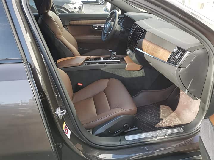 Volvo V90 2025 2025款 Cross Country B5 AWD 智远版