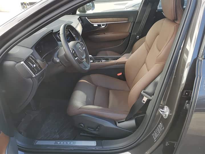 Volvo V90 2025 2025款 Cross Country B5 AWD 智远版