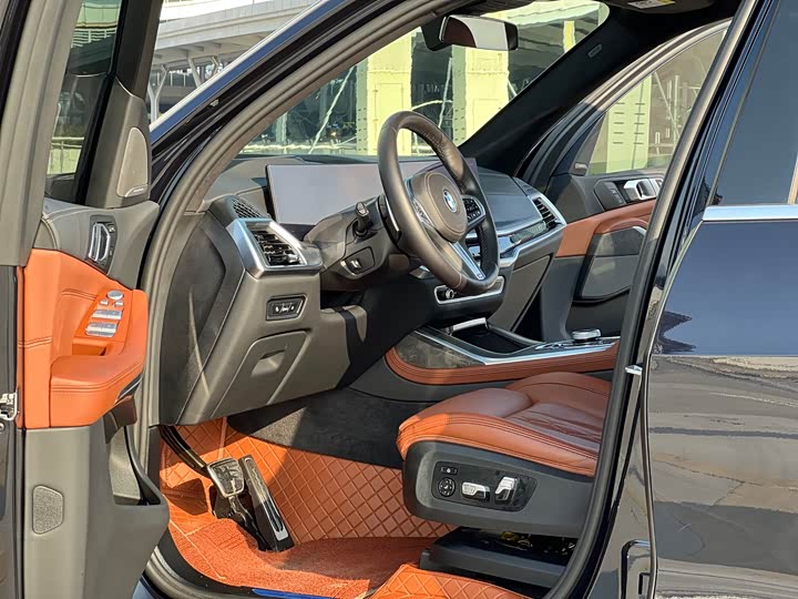 BMW X7 2024 2024款 xDrive40i 尊享型M运动套装