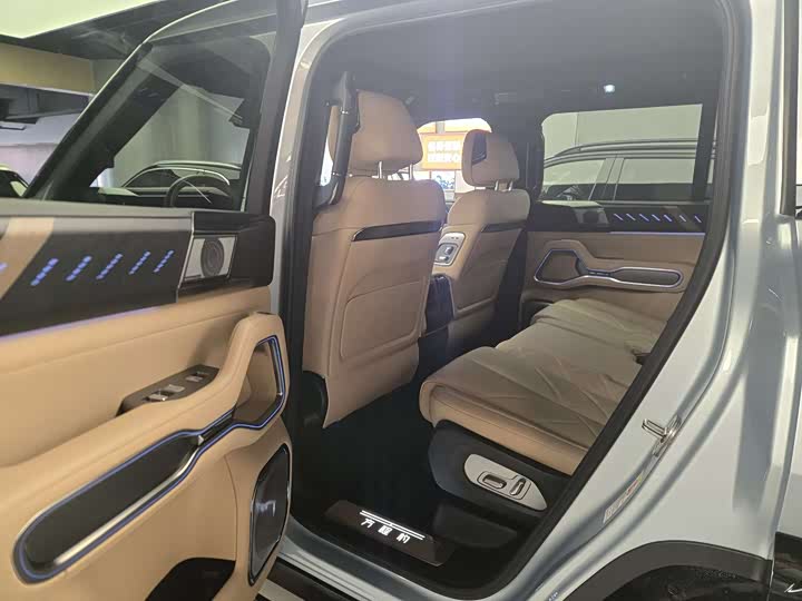 BYD FangChengBao Leopard 8 2025 2025款 智勇旗舰版 7座