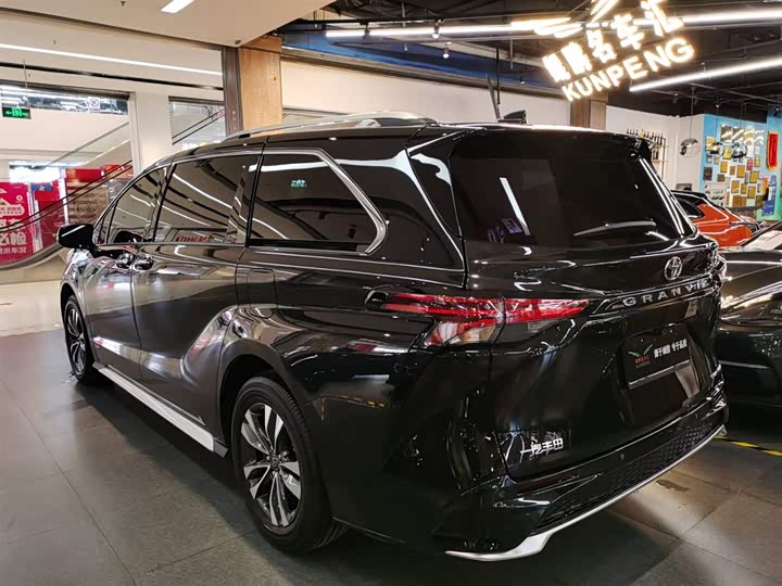 Toyota Granvia 2024 2024款 2.5L混动 尊贵PLUS四驱版