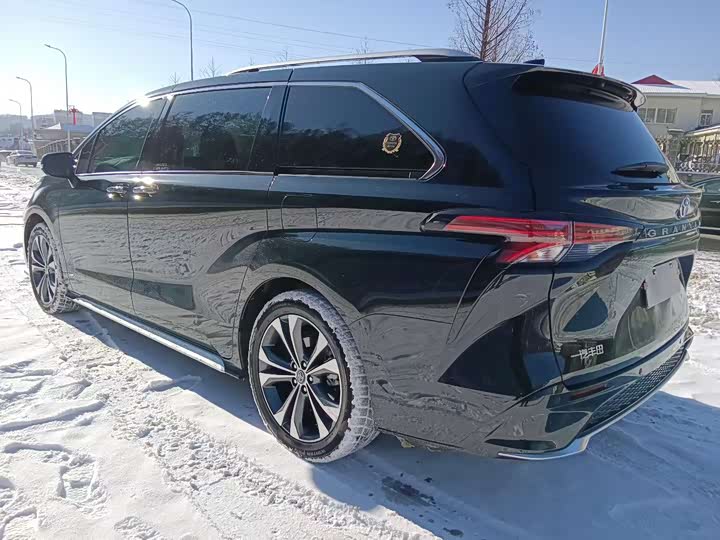 Toyota Granvia 2024 2024款 2.5L混动 尊贵PLUS版