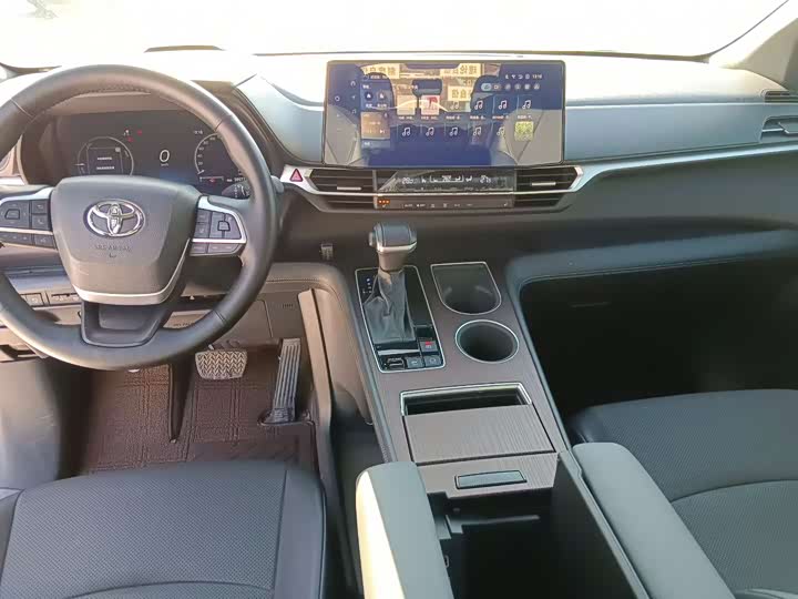 Toyota Granvia 2024 2024款 2.5L混动 尊贵PLUS版