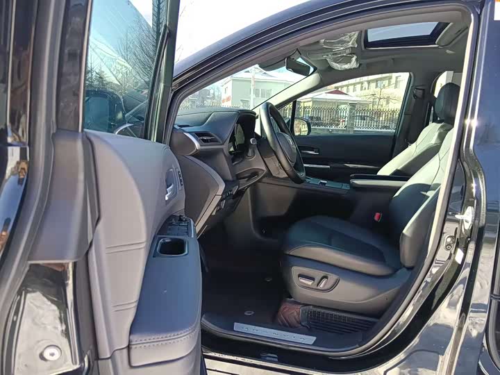 Toyota Granvia 2024 2024款 2.5L混动 尊贵PLUS版