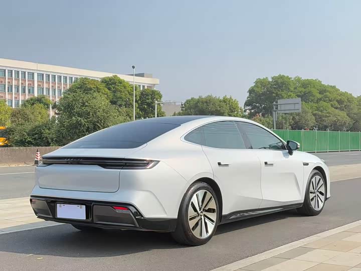 Geely Galaxy E8 2024 2024款 550km 后驱MAX