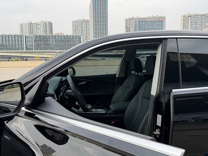 Audi Q8 2023 2023款 55 TFSI 豪华动感型