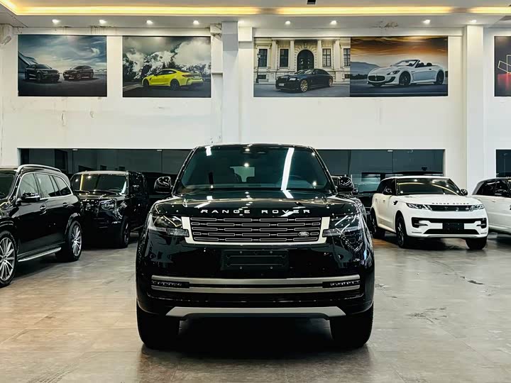 Land Rover Range Rover 2025 2025款 3.0 L6 400PS 盛世加长版