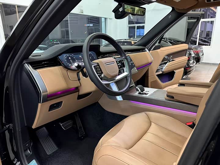 Land Rover Range Rover 2025 2025款 3.0 L6 400PS 盛世加长版