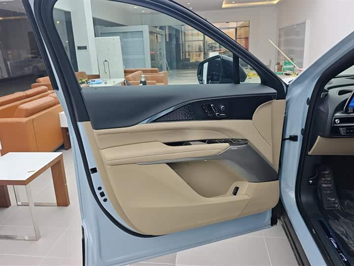 Cadillac Lyriq 2022 2022款 四驱高性能尊贵版