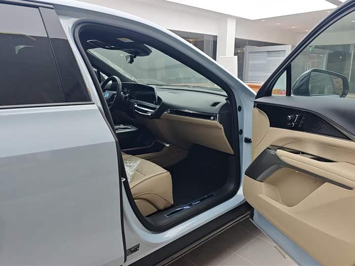 Cadillac Lyriq 2022 2022款 四驱高性能尊贵版