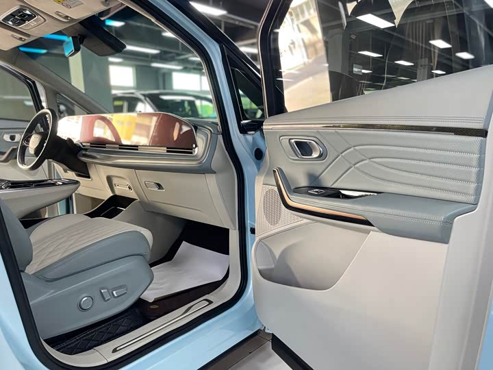 Maxus Mifa 9 2022 2022款 长续航 高山七座版