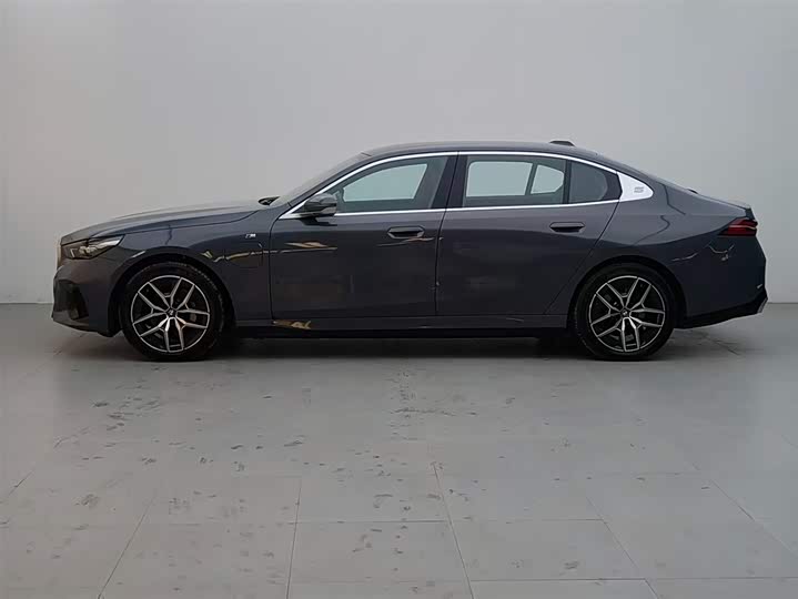 BMW i5 2024 2024款 eDrive 35L M运动套装
