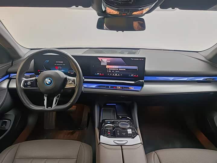 BMW i5 2024 2024款 eDrive 35L M运动套装