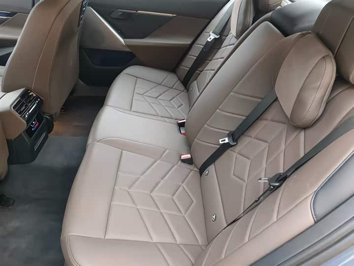 BMW i5 2024 2024款 eDrive 35L M运动套装