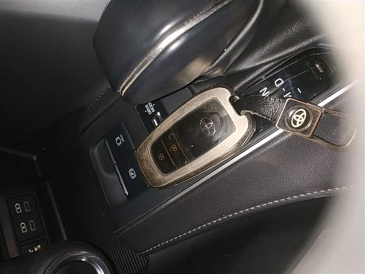 Toyota Venza 2023 2023款 2.0L CVT两驱豪华版