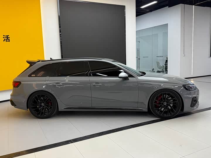 Audi RS 4 2022 2022款 RS4 Avant 黑曜版