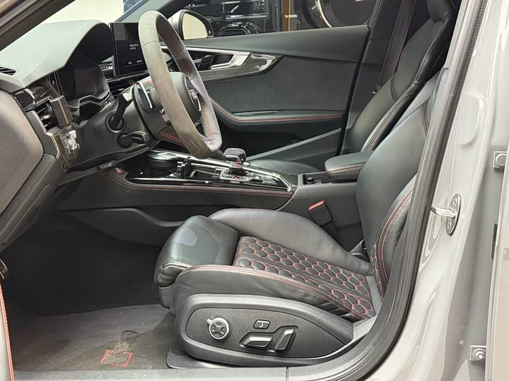 Audi RS 4 2022 2022款 RS4 Avant 黑曜版