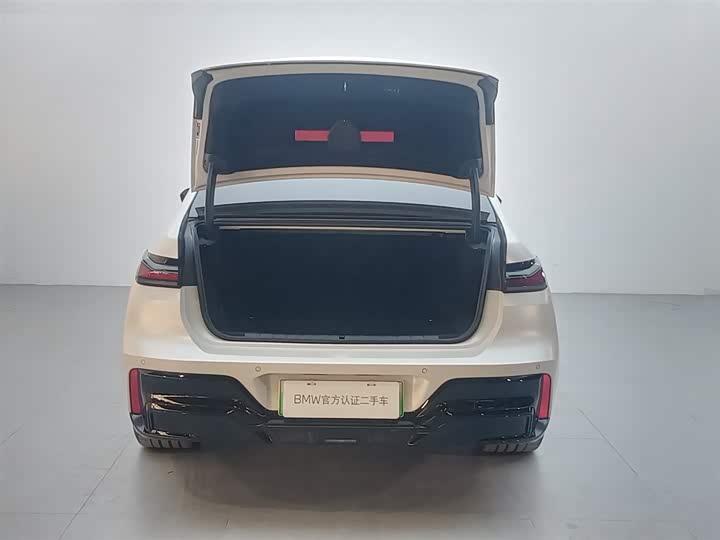 BMW i7 2023 2023款 M70L