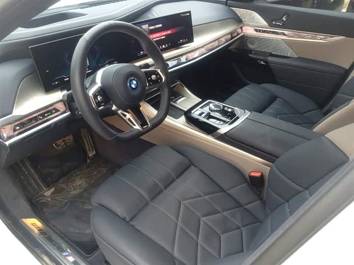 BMW i7 2023 2023款 M70L
