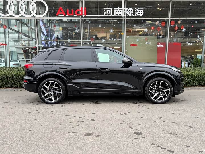 Audi Q6L e-tron 2026 2026款 首发领航版