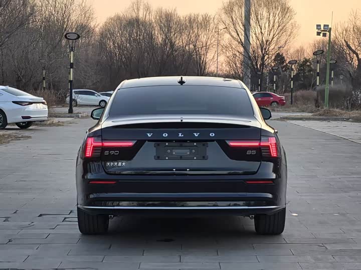 Volvo S90 2026 2026款 B5 智远豪华版