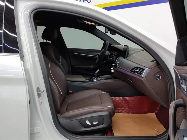 BMW 5 Series Hybrid 2022 2022款 535Le M运动套装