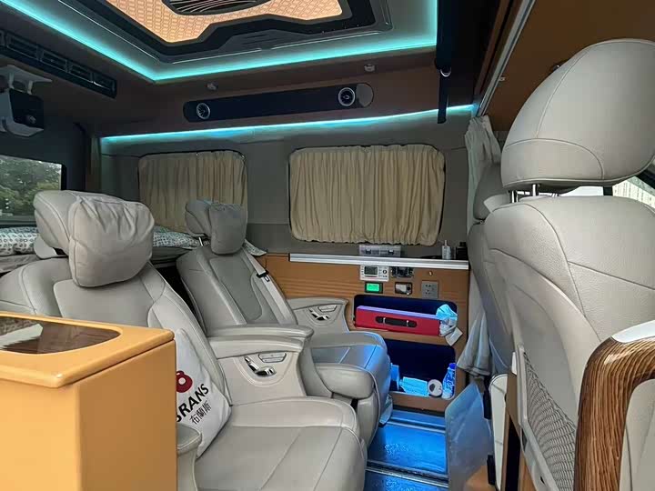 Maxus V90 2020 2020款 2.0TAMT运杰版前驱后单胎短轴高顶6座