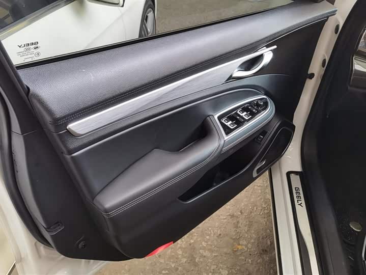 Geely Emgrand GT 2021 2021款 1.8T 领航版+