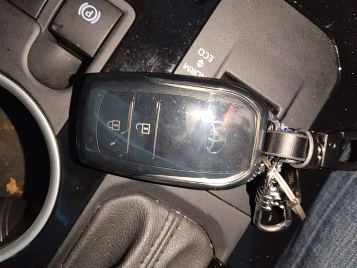 Toyota Highlander 2024 2024款 2.5L智能电混双擎两驱豪华版 7座