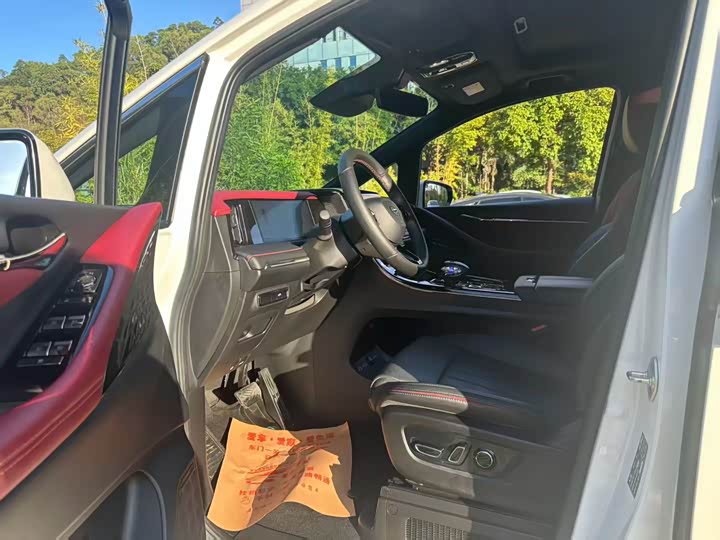 GAC Trumpchi M8 2024 2024款 宗师系列 400T 至尊版