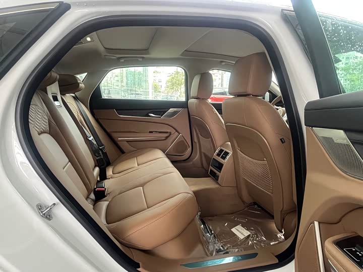 Jaguar XF L 2024 2024款 2.0T P250 两驱尊享豪华版