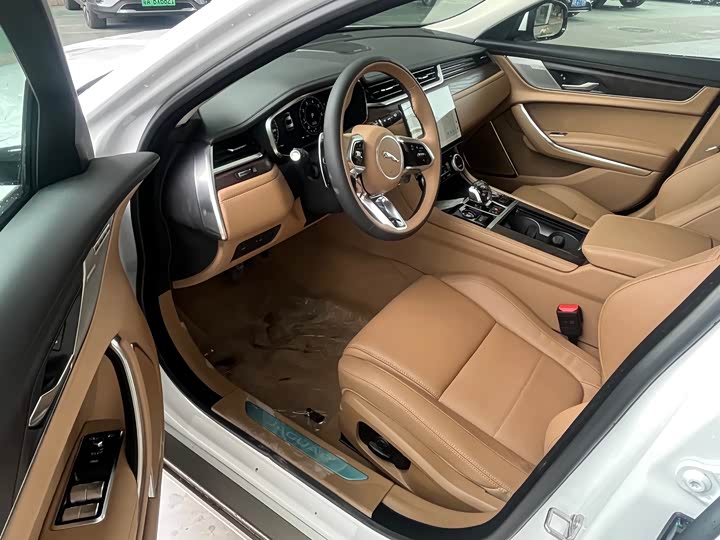 Jaguar XF L 2024 2024款 2.0T P250 两驱尊享豪华版