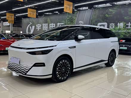 XPeng X9 2025 2025款 纯电 740超长续航 Max